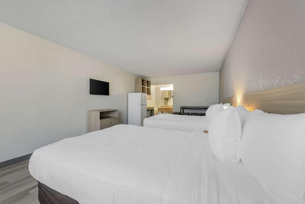 Suburban Studios Pueblo North Quarto foto